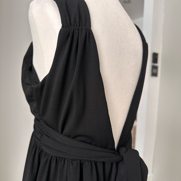 PERFECT LITTLE BLACK DRESS - Picture 5 of 8